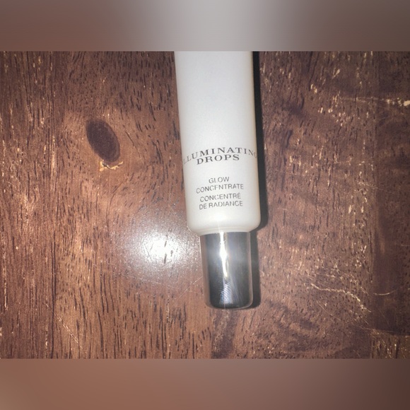 NEW BURBERRY Illuminating Drops Glow Concentrate - Picture 7 of 10